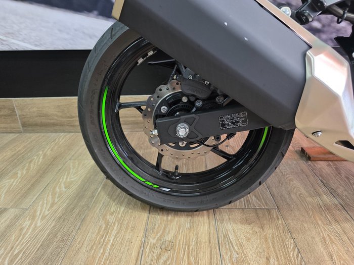 2022 Kawasaki NINJA 400 SE