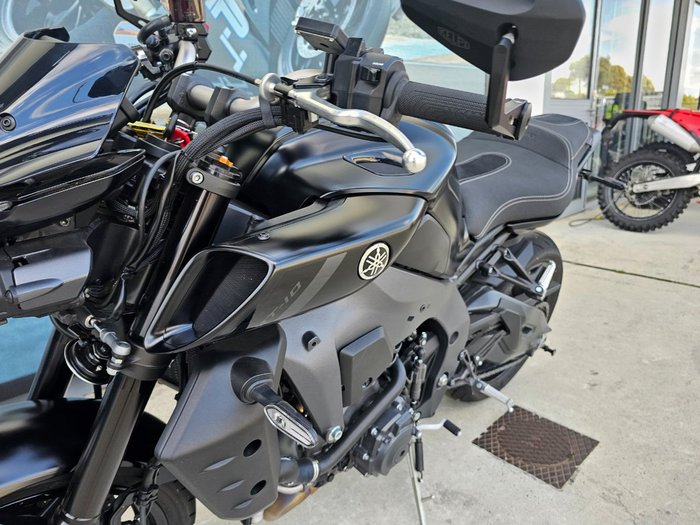 2022 Yamaha MT-10A Black
