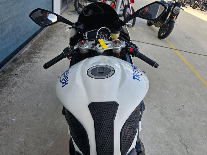 2015 Triumph DAYTONA 675 White