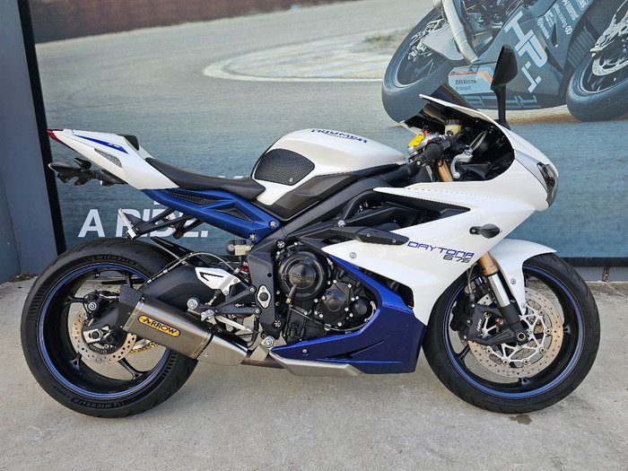2015 Triumph DAYTONA 675 White