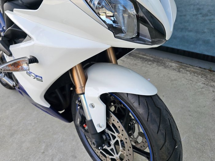 2015 Triumph DAYTONA 675 White