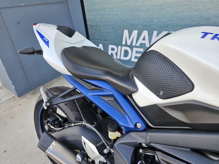 2015 Triumph DAYTONA 675 White