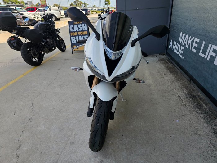 2015 Triumph DAYTONA 675 White