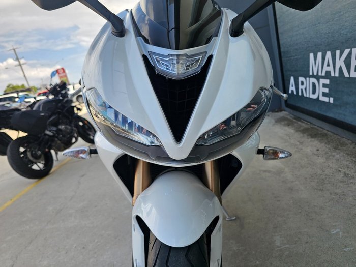 2015 Triumph DAYTONA 675 White