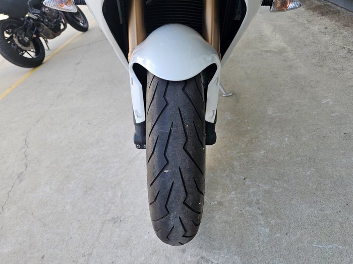 2015 Triumph DAYTONA 675 White