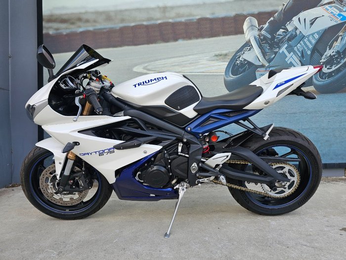 2015 Triumph DAYTONA 675 White