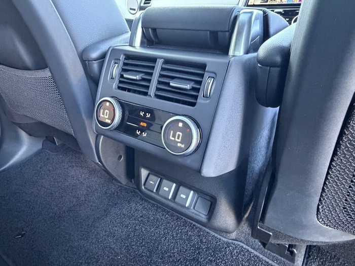 2023 Land Rover Discovery D300 R-Dynamic SE