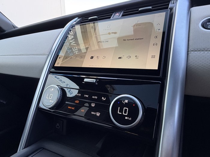 2023 Land Rover Discovery D300 R-Dynamic SE