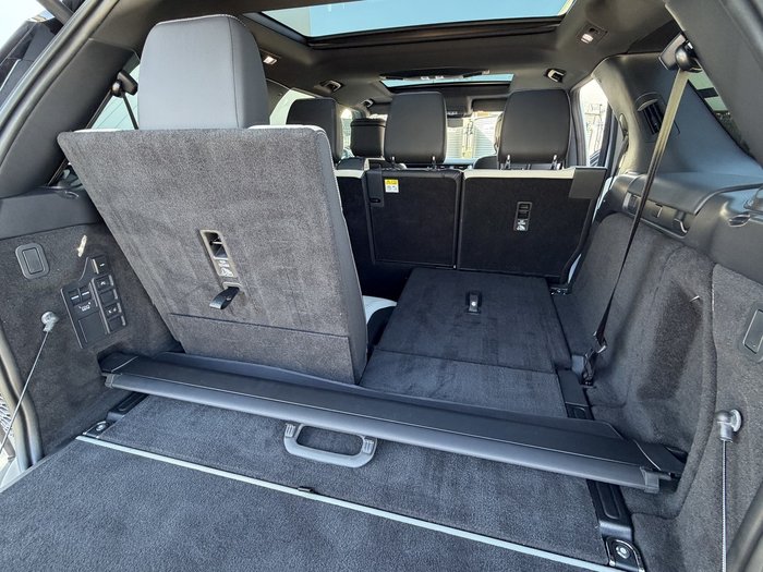 2023 Land Rover Discovery D300 R-Dynamic SE