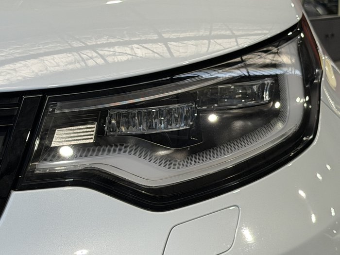 2023 Land Rover Discovery D300 R-Dynamic SE