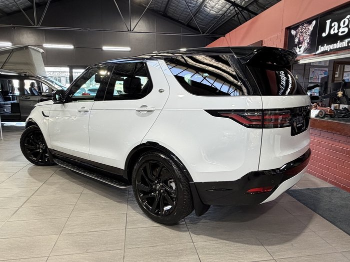2023 Land Rover Discovery D300 R-Dynamic SE