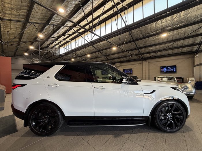 2023 Land Rover Discovery D300 R-Dynamic SE