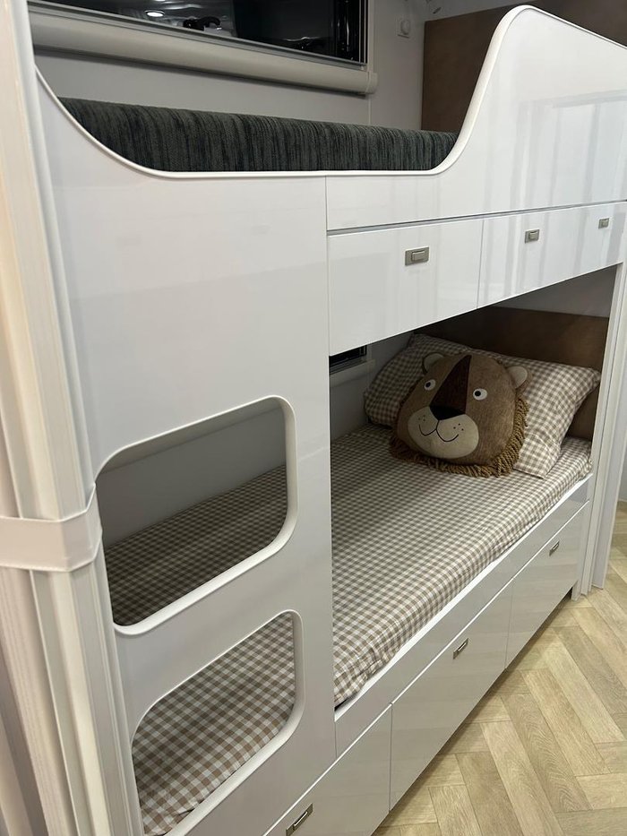 2026 Wonderland RV Amaroo Quad Bunk