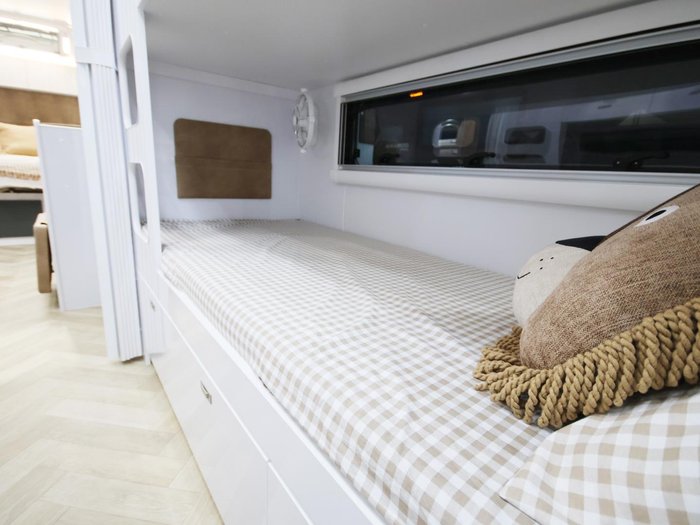 2026 Wonderland RV Amaroo Quad Bunk