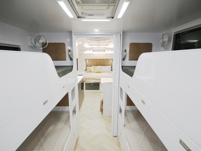 2026 Wonderland RV Amaroo Quad Bunk
