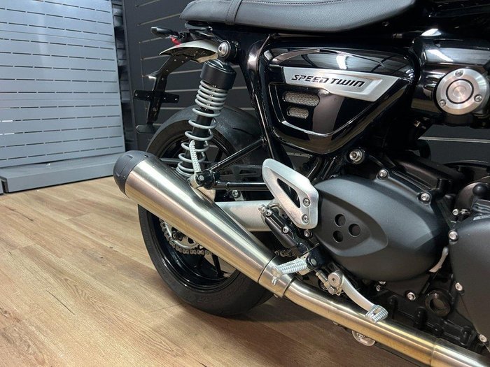 2022 TRIUMPH SPEED TWIN Black