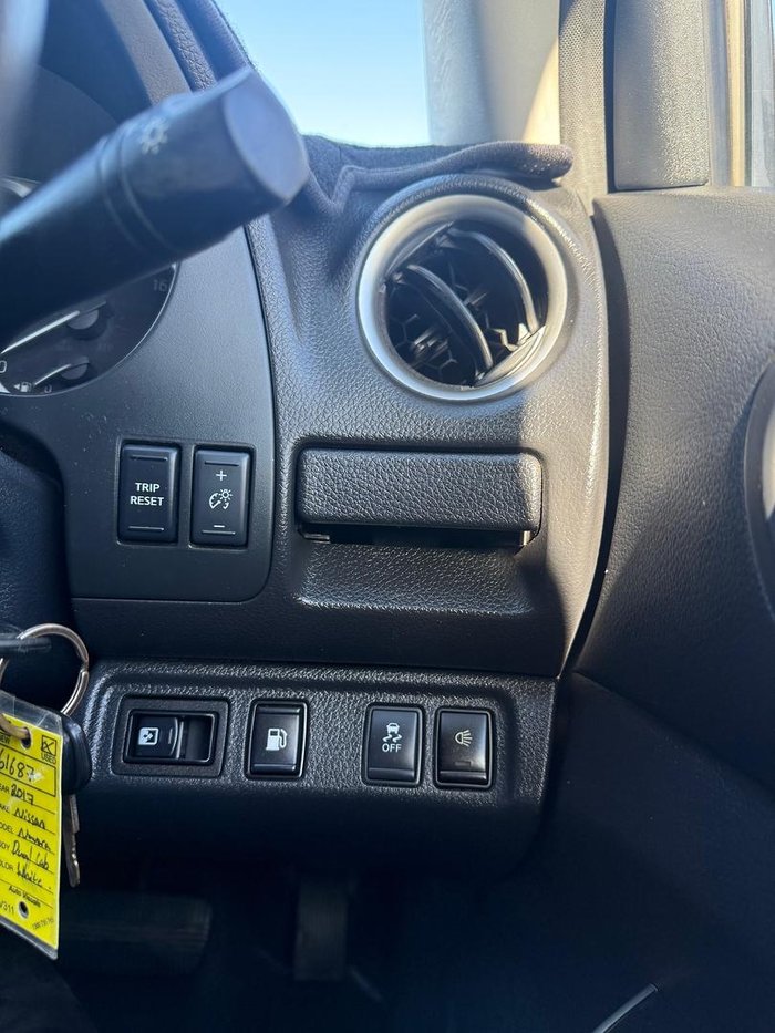 2017 Nissan Navara SL