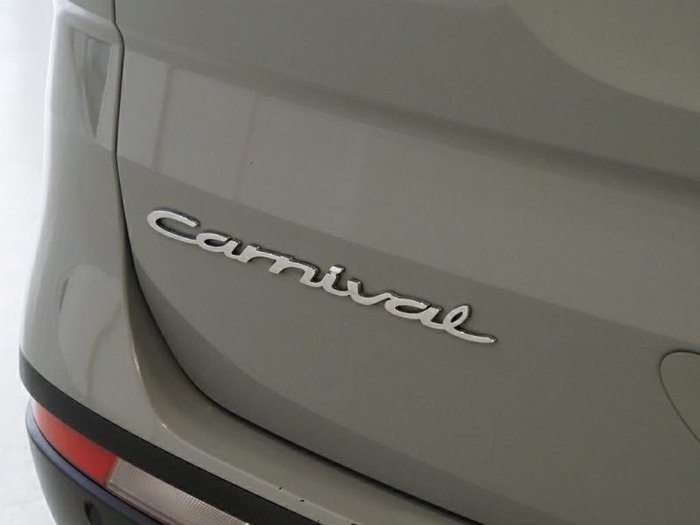 2022 Kia Carnival S