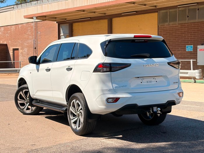 2023 Isuzu MU-X LS-M