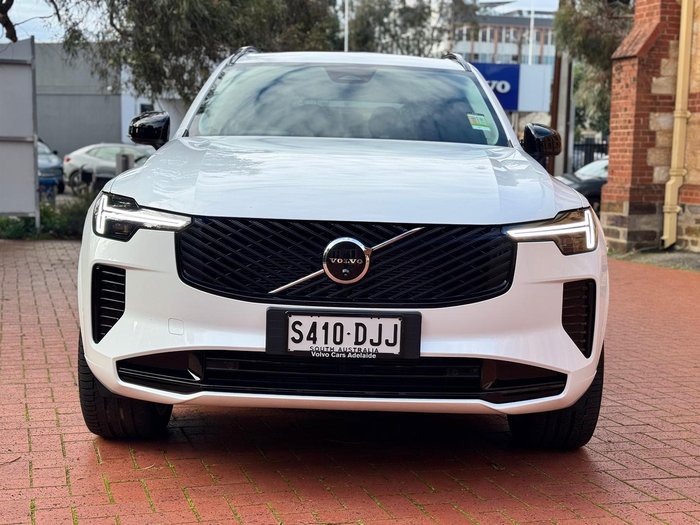 2026 Volvo XC90 Ultra B5 Dark