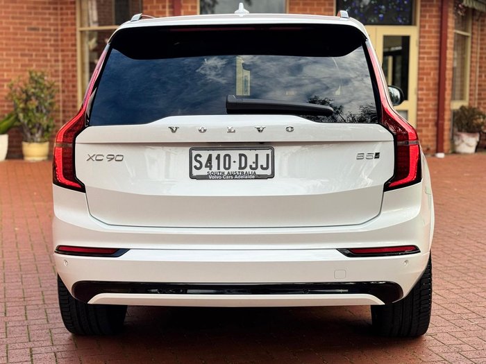 2026 Volvo XC90 Ultra B5 Dark