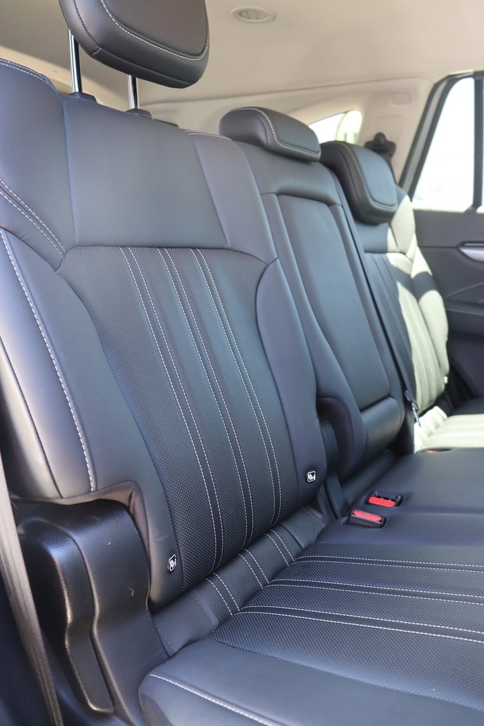 2022 Isuzu MU-X LS-T