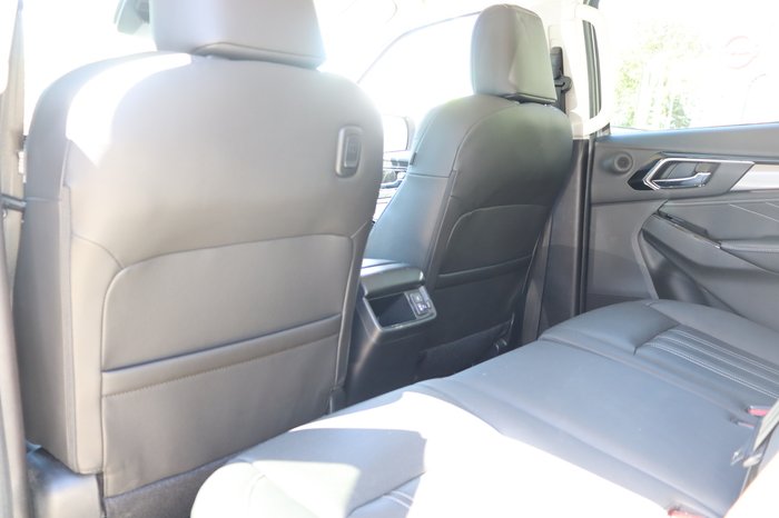 2022 Isuzu MU-X LS-T