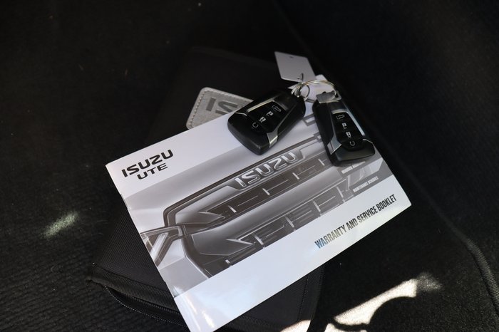 2022 Isuzu MU-X LS-T