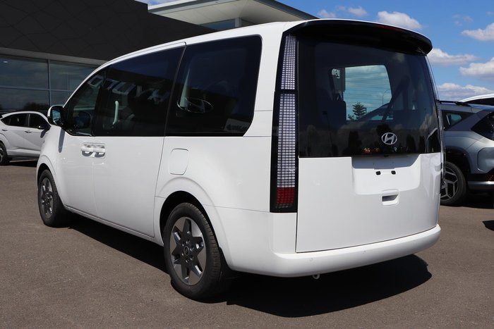 2025 Hyundai STARIA