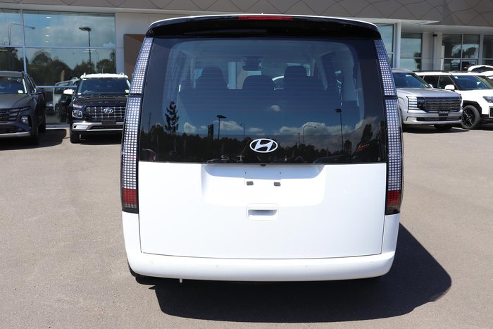 2025 Hyundai STARIA