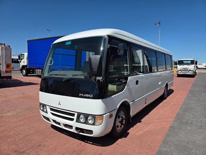 2009 Fuso Rosa 25 Seat Auto Deluxe Bus