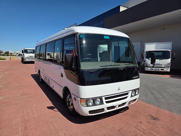 2009 Fuso Rosa 25 Seat Auto Deluxe Bus