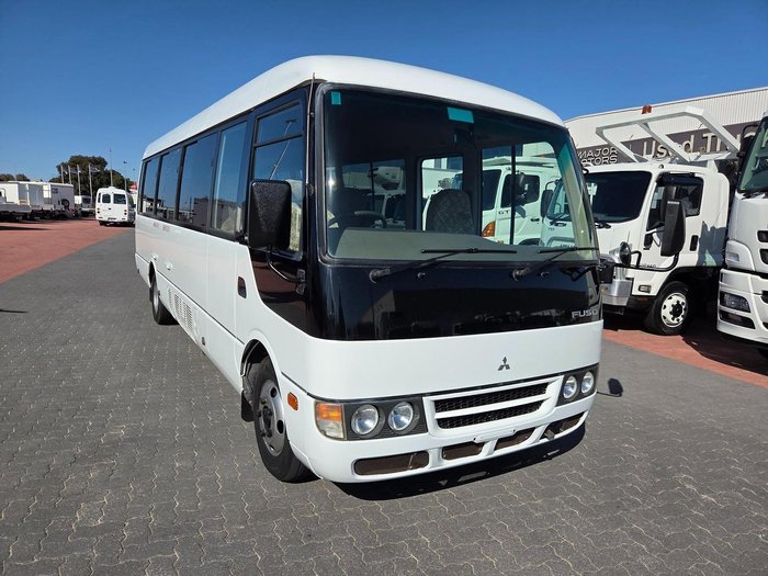 2009 Fuso Rosa 25 Seat Auto Deluxe Bus