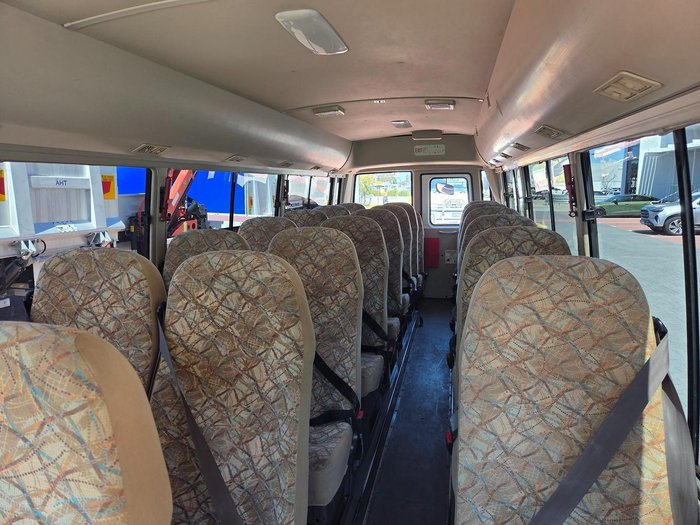 2009 Fuso Rosa 25 Seat Auto Deluxe Bus