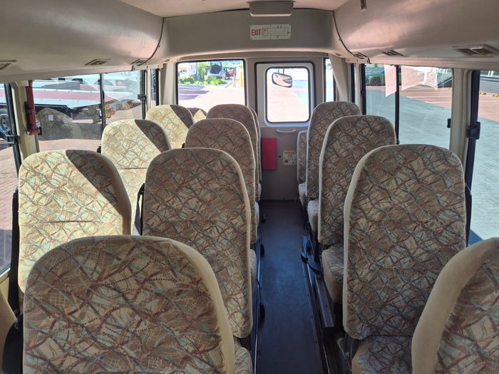 2009 Fuso Rosa 25 seat AUTO Deluxe Bus