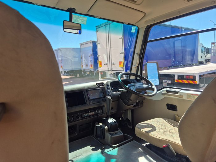 2009 Fuso Rosa 25 seat AUTO Deluxe Bus