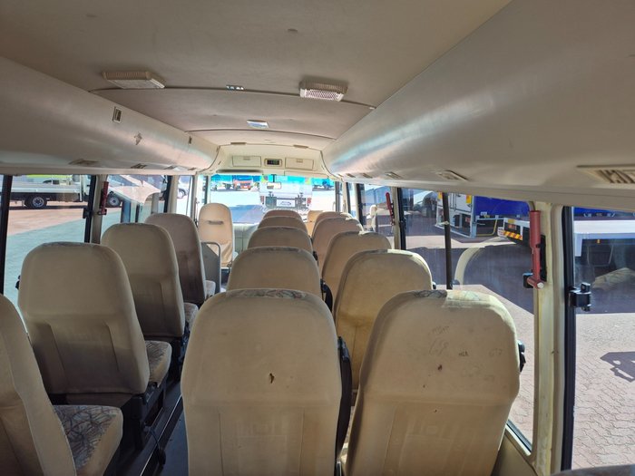 2009 Fuso Rosa 25 seat AUTO Deluxe Bus