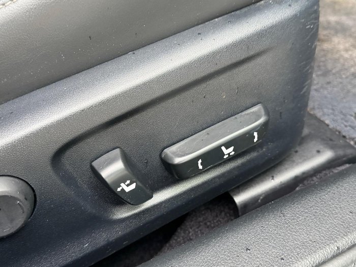 2014 Lexus IS 300h Luxury AVE30R Titanium Silver