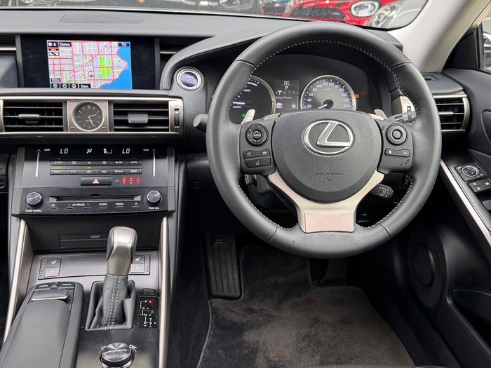 2014 Lexus IS 300h Luxury AVE30R Titanium Silver
