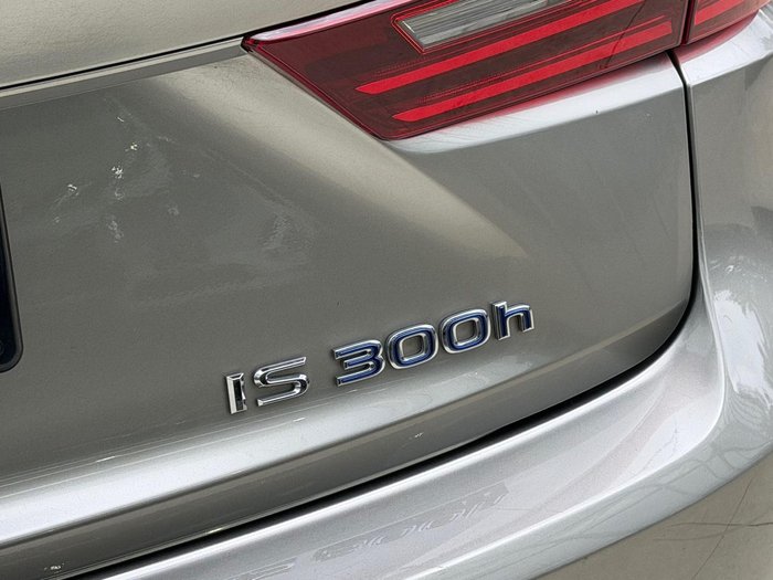 2014 Lexus IS 300h Luxury AVE30R Titanium Silver