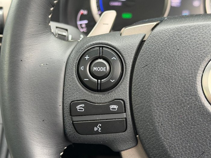 2014 Lexus IS 300h Luxury AVE30R Titanium Silver