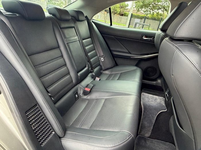 2014 Lexus IS 300h Luxury AVE30R Titanium Silver