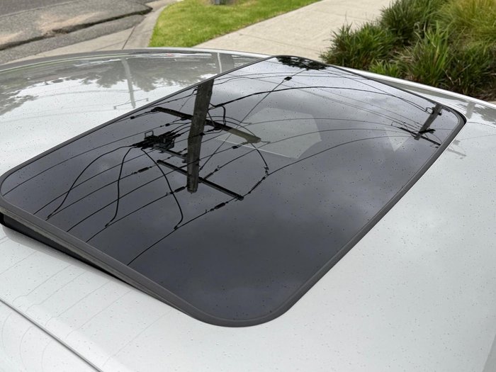 2014 Lexus IS 300h Luxury AVE30R Titanium Silver