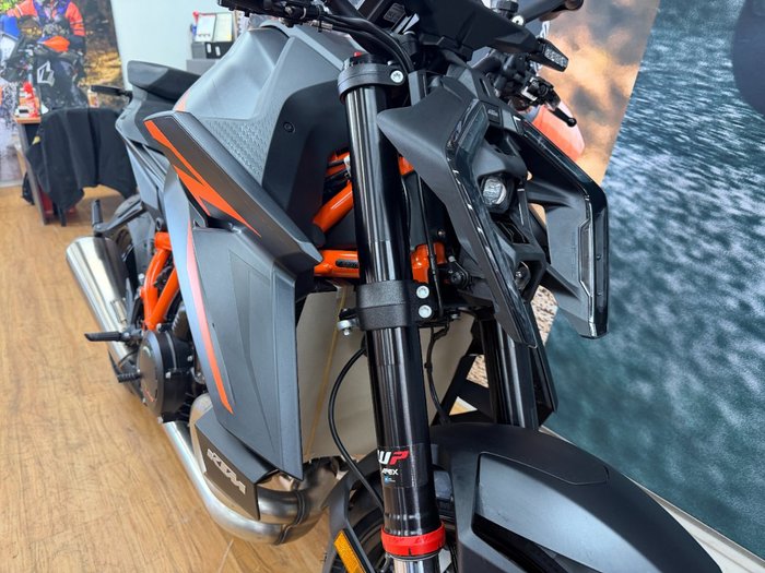 2025 Ktm 1390 SUPER DUKE R BLUE