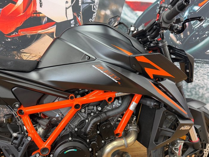 2025 Ktm 1390 SUPER DUKE R BLUE