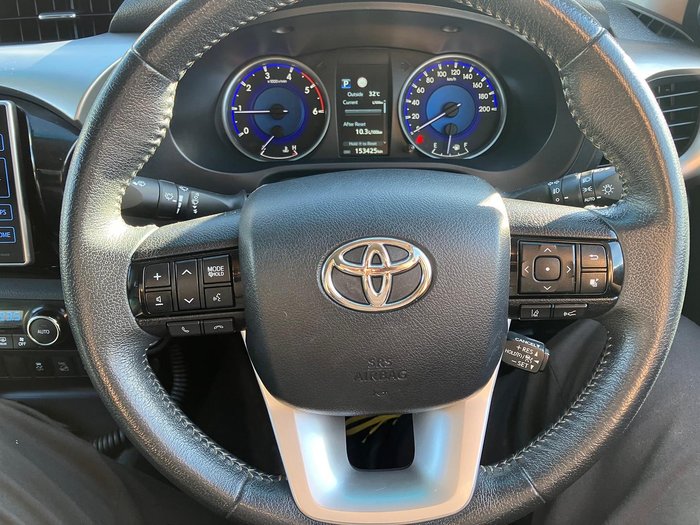 2020 Toyota Hilux SR5