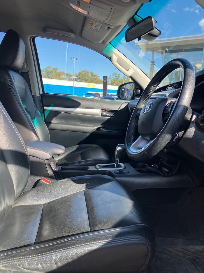 2020 Toyota Hilux SR5