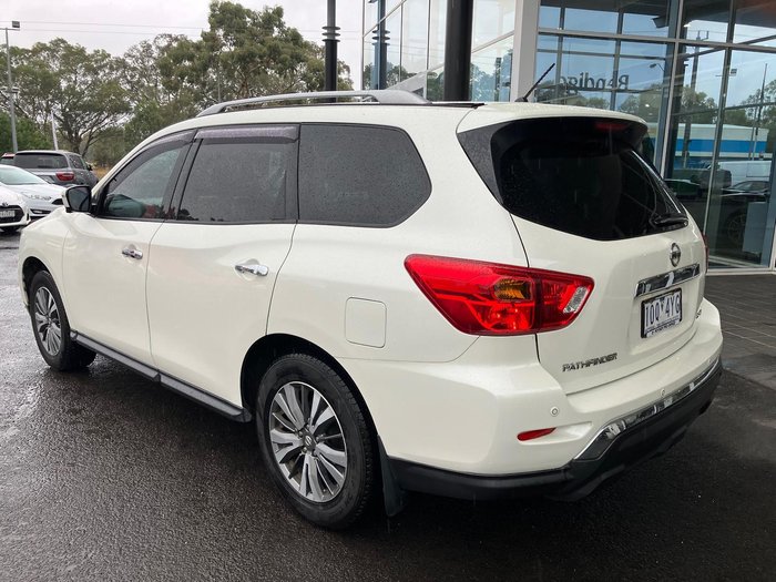 2018 Nissan Pathfinder ST-L