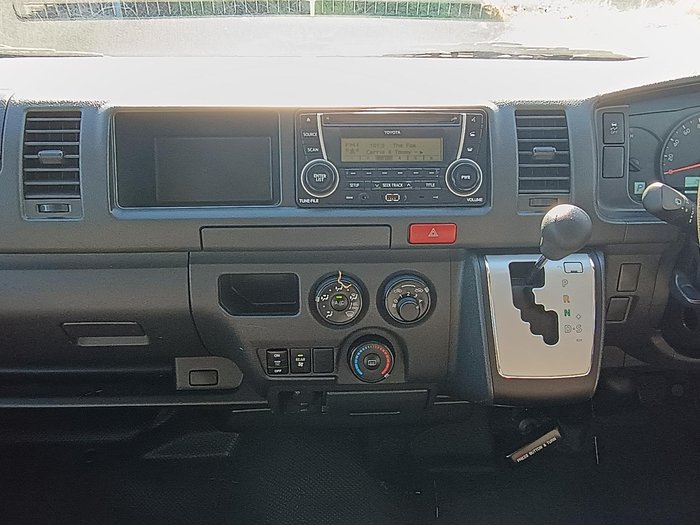 2005 Toyota Hiace Commuter TRH223R French Vanilla