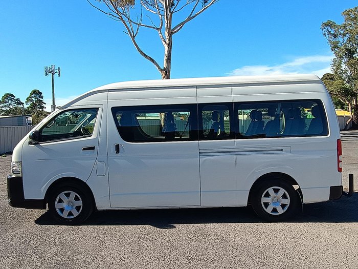 2005 Toyota Hiace Commuter TRH223R French Vanilla